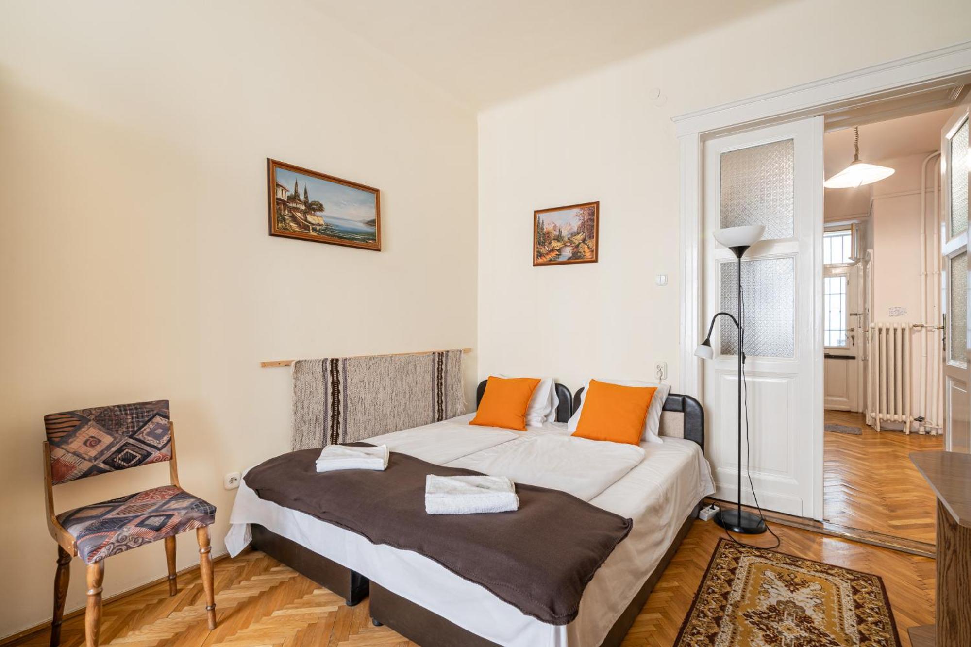 Bpr W21 Retro With Balcony Apartamento Budapest