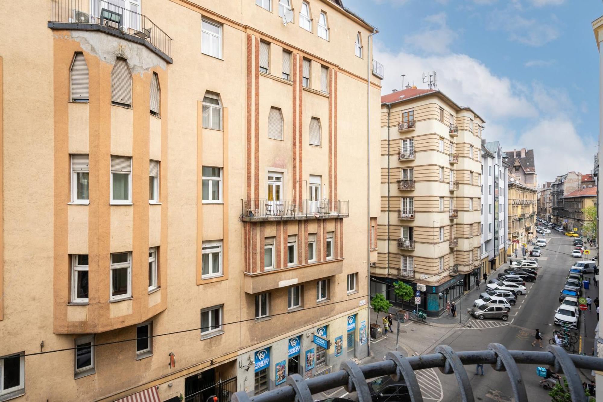 Bpr W21 Retro With Balcony Apartamento Budapest